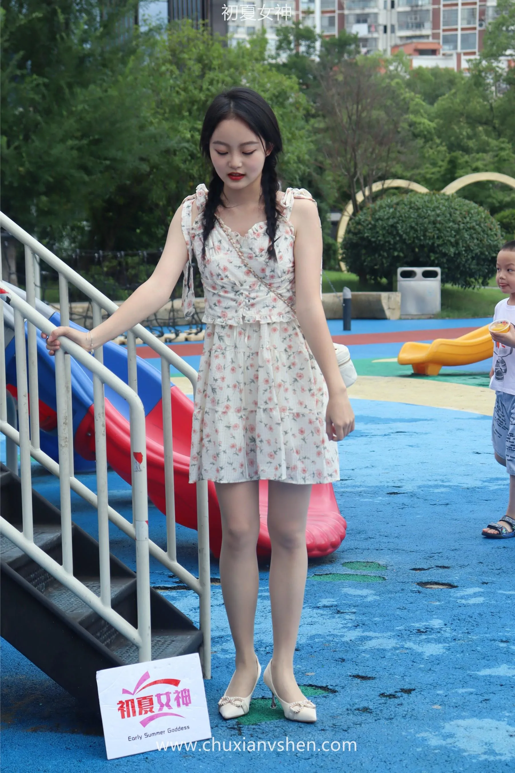 初夏女神 NO.050 双双 公园游玩 [221P]插图5